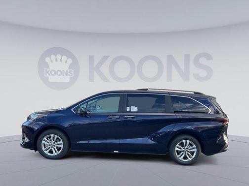 2025 Toyota Sienna XLE