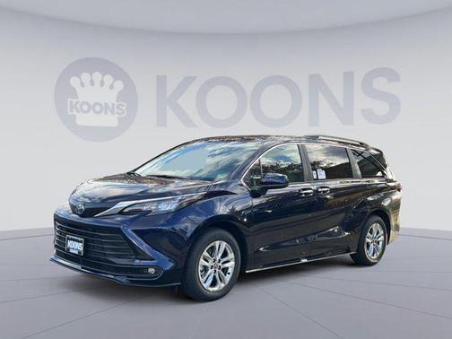2025 Toyota Sienna XLE