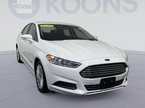 2016 Ford Fusion Hybrid SE