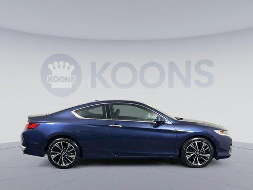 2017 Honda Accord EX-L w/Navigation & Honda Sensing