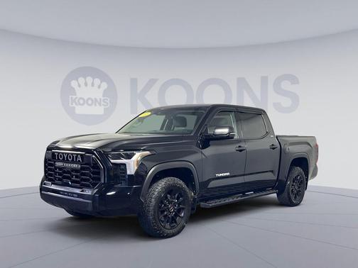 Midnight Black Metallic 2022 Toyota Tundra SR5