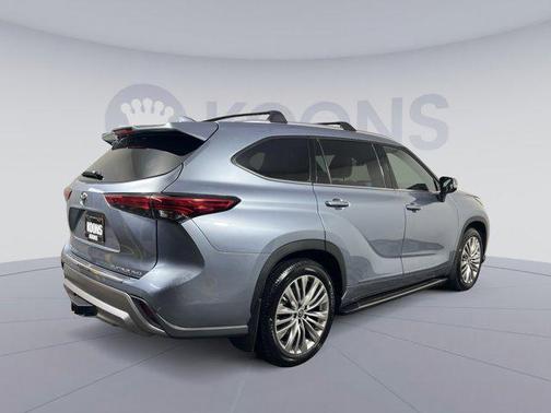 2022 Toyota Highlander Platinum