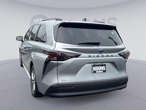 2025 Toyota Sienna XLE 7 Passenger