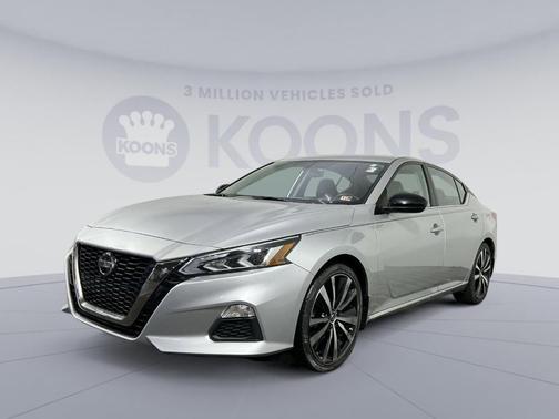 Photo 1 of 27 of 2019 Nissan Altima 2.5 SR