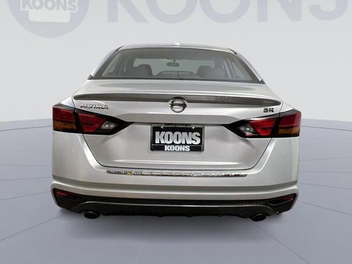 Photo 4 of 27 of 2019 Nissan Altima 2.5 SR