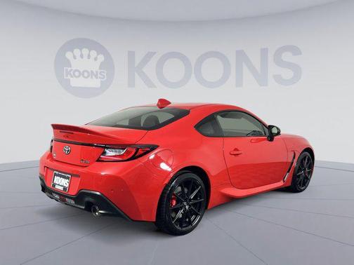 2025 Toyota GR86 Premium