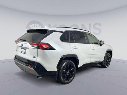 2023 Toyota RAV4 Hybrid SE