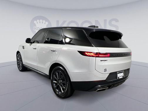 White 2024 Land Rover Range Rover Sport SE