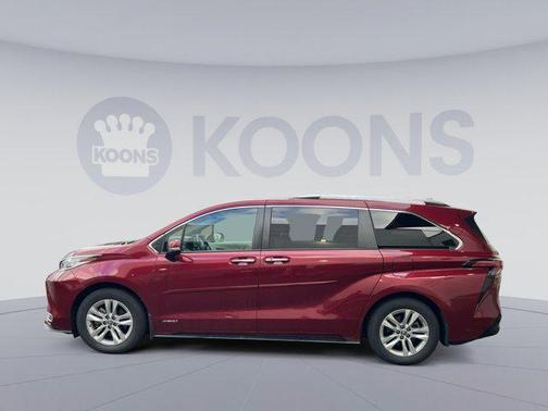 2021 Toyota Sienna Limited 7-Passenger