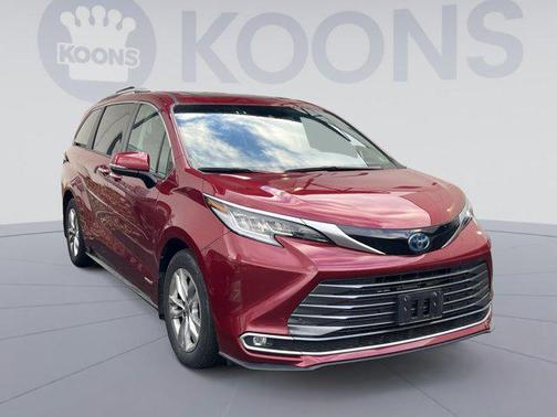 2021 Toyota Sienna Limited 7-Passenger