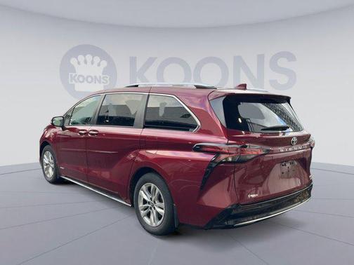 2021 Toyota Sienna Limited 7-Passenger