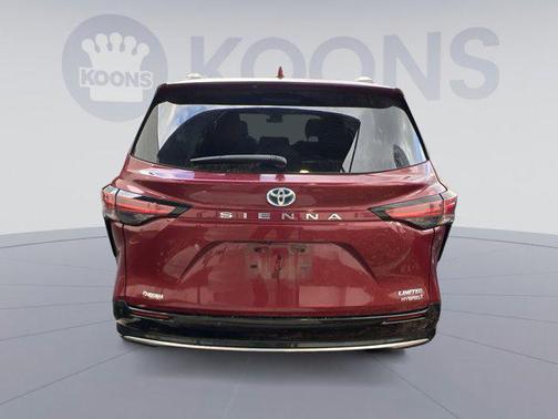 2021 Toyota Sienna Limited 7-Passenger