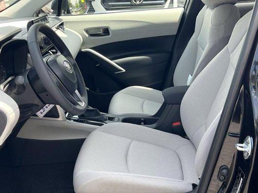 2025 Toyota Corolla Cross LE