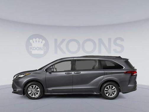 2023 Toyota Sienna XLE 8 Passenger