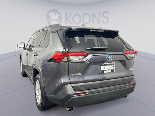 2021 Toyota RAV4 Hybrid XLE