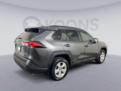 2021 Toyota RAV4 Hybrid XLE