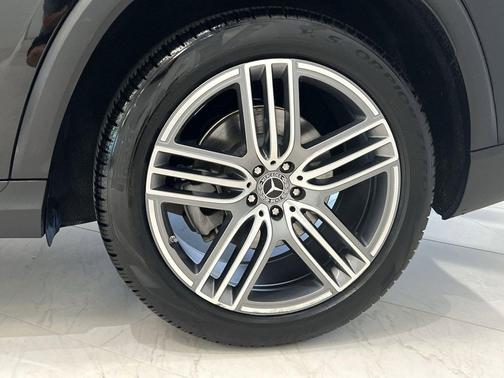 Black 2025 Mercedes-Benz GLS 450 4MATIC