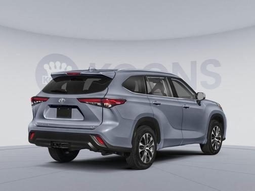 Moon Dust 2021 Toyota Highlander XLE