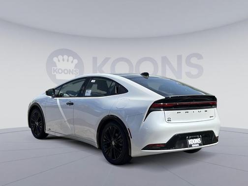 2025 Toyota Prius L