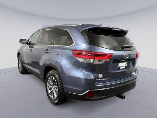Shoreline Blue Pearl 2019 Toyota Highlander XLE
