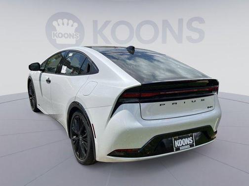 2025 Toyota Prius L