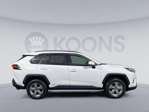 2025 Toyota RAV4 Hybrid XLE