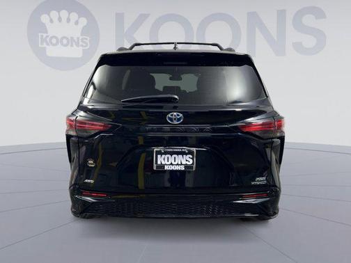 2023 Toyota Sienna XSE 7 Passenger