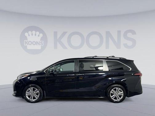 2023 Toyota Sienna XSE 7 Passenger