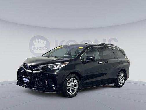 2023 Toyota Sienna XSE 7 Passenger