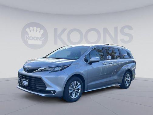 2025 Toyota Sienna XLE