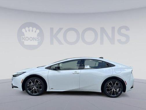 2025 Toyota Prius XLE