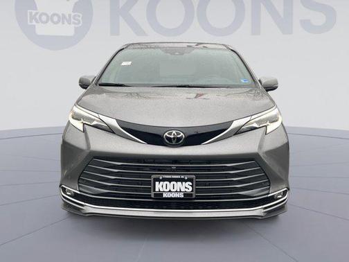 2026 Toyota Sienna Platinum