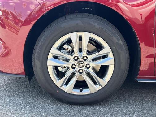 Ruby Flare Pearl 2026 Toyota Sienna Limited