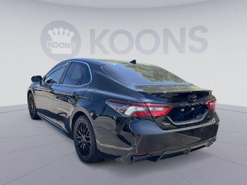 Midnight Black Metallic 2023 Toyota Camry SE