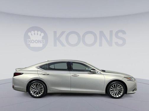 2022 Lexus ES 300h Luxury