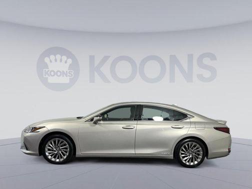 2022 Lexus ES 300h Luxury