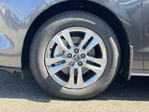 2025 Toyota Sienna XLE 7 Passenger