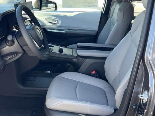 2025 Toyota Sienna XLE 7 Passenger