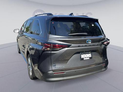 2025 Toyota Sienna XLE 7 Passenger