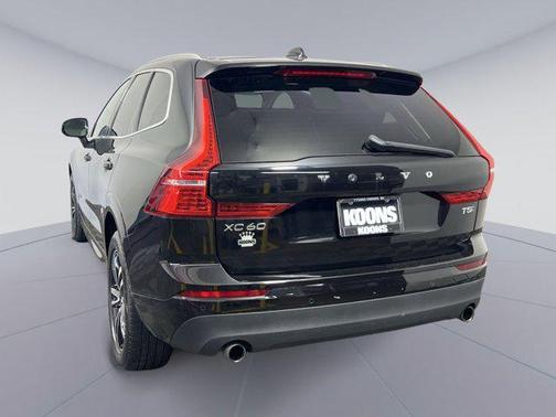 2021 Volvo XC60 T5 Momentum