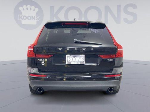 2021 Volvo XC60 T5 Momentum