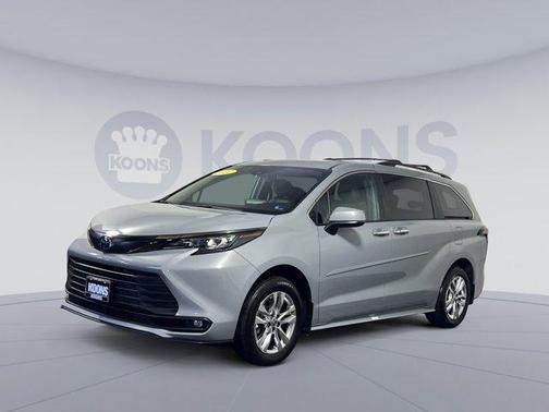Cement 2023 Toyota Sienna Woodland Edition 7-Passenger