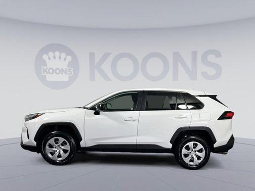 2025 Toyota RAV4 LE