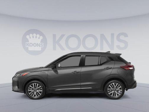 2021 Nissan Kicks SR