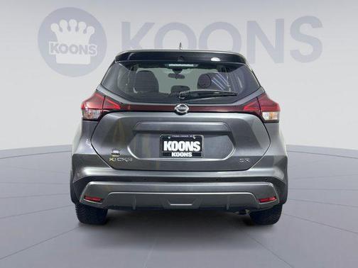 2021 Nissan Kicks SR