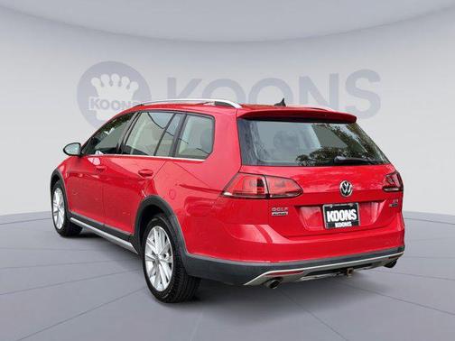 2017 Volkswagen Golf Alltrack TSI S
