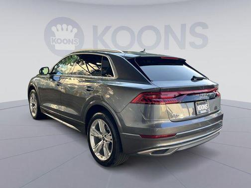 2022 Audi Q8 55 Premium Plus