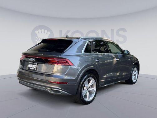 2022 Audi Q8 55 Premium Plus