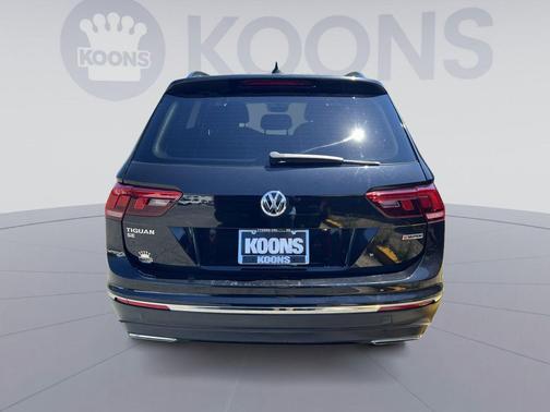 Deep Black Pearl 2021 Volkswagen Tiguan 2.0T SE 4MOTION