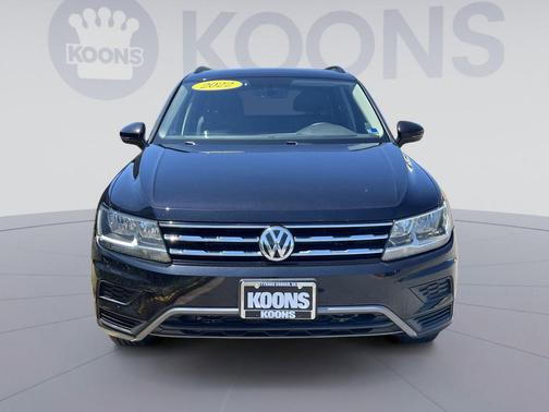 Deep Black Pearl 2021 Volkswagen Tiguan 2.0T SE 4MOTION